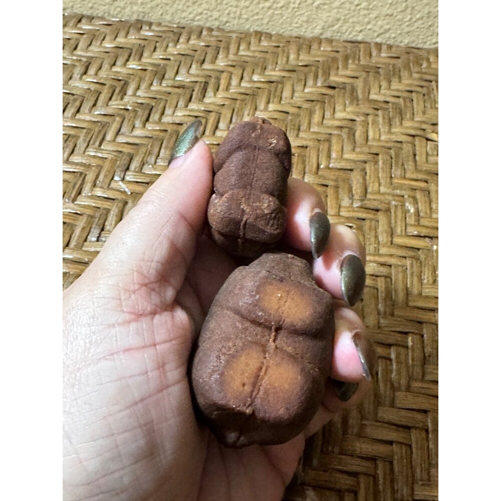 Vintage Clay Pig Figurines Set Of 2 - Handcrafted Rustic Miniature Sculptures - Picture 6 of 7